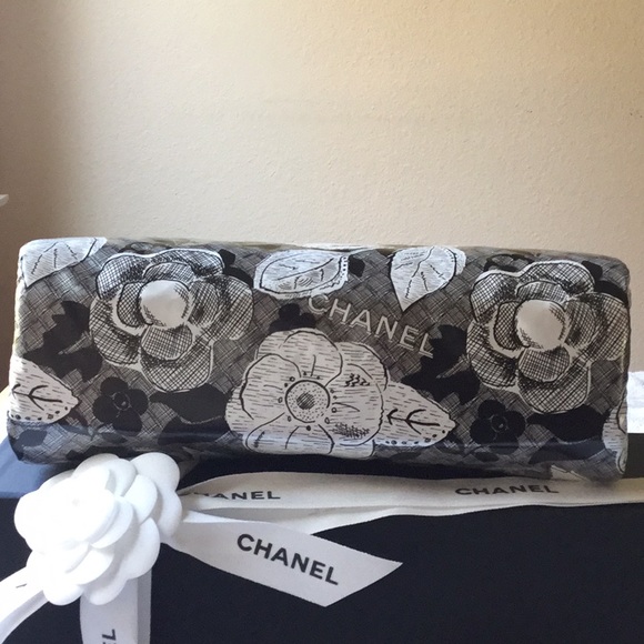 CHANEL O-CASE TOILE IMPRIMEE-STUNNING🌻NWT - Picture 5 of 8